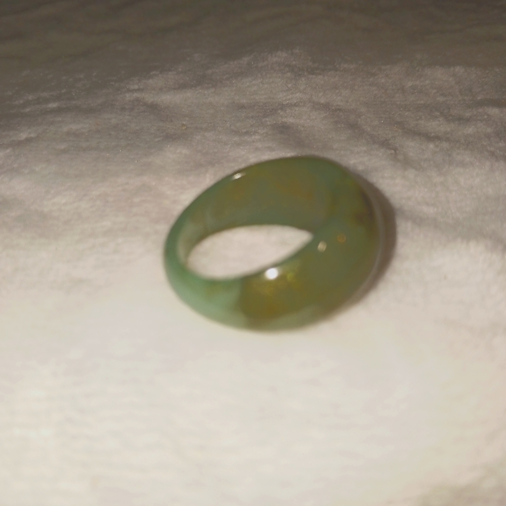 NEW ACRYLIC RING - Picture 3 of 4